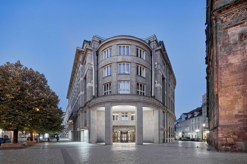 Trinity Palác u Prašné brány s novou prodejnou OYSHO